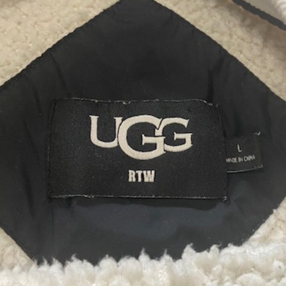 UGG Niko Sherpa Crewneck Pullover, Size Large - Picture 6 of 11
